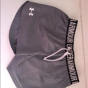 Gray under armor shorts